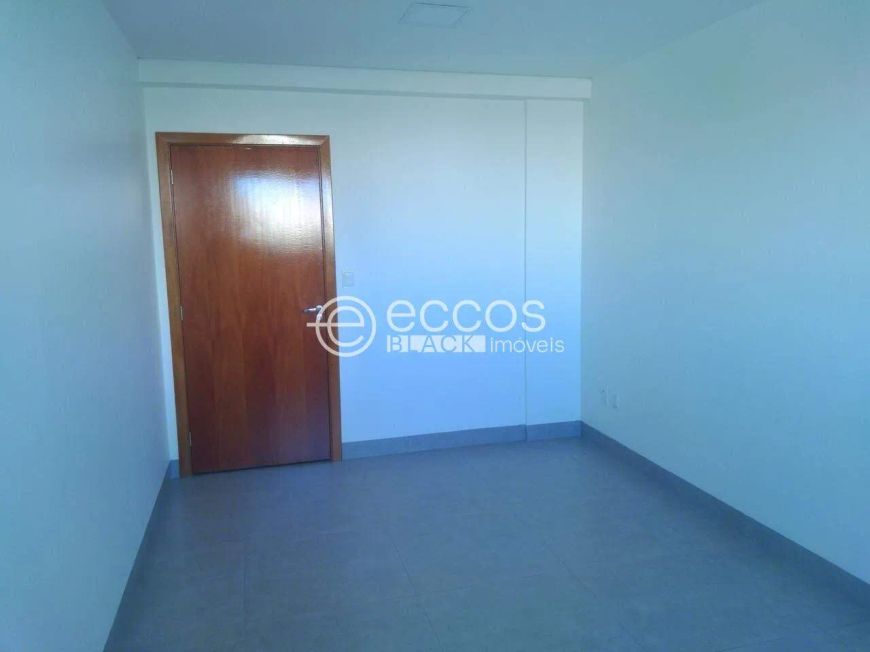 Sala comercial para aluguel, 1 vaga, Martins - Uberlândia/MG