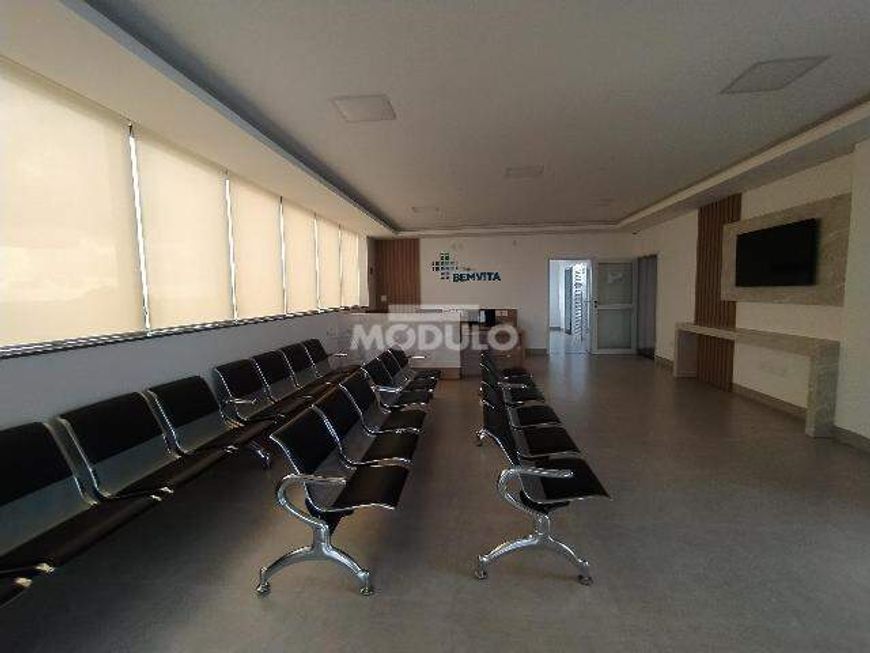 Sala comercial para locação no bairro Osvaldo Rezende