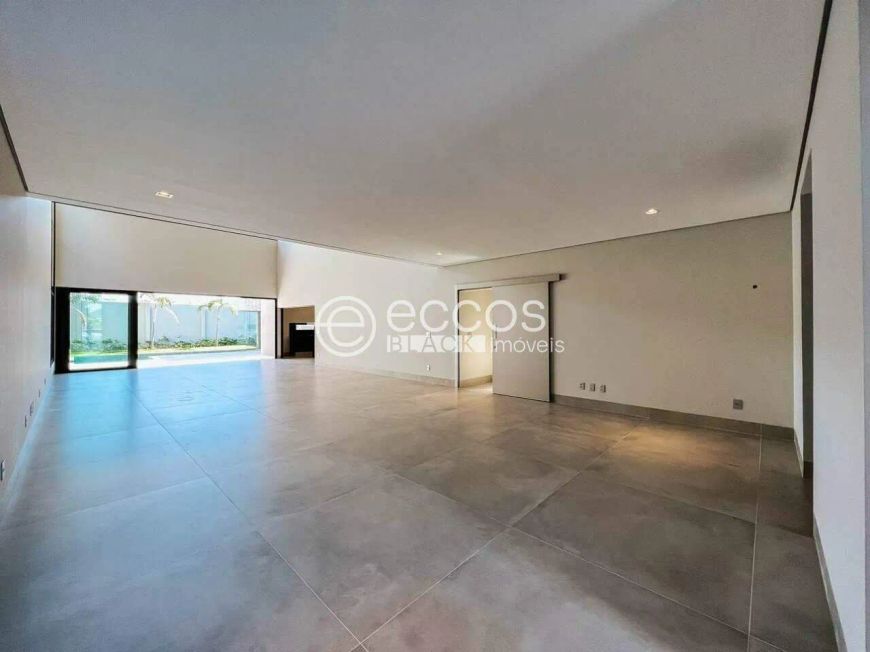 Casa em condomínio à venda, 4 quartos, 4 suítes, 3 vagas, Jardim Karaíba - Uberlândia/MG
