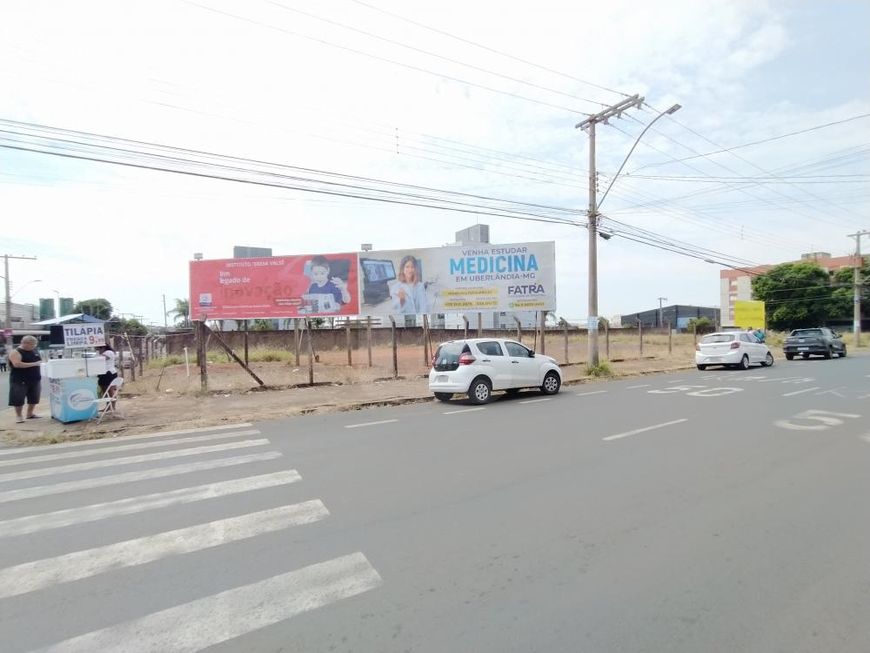 Área comercial para locação no bairro Custódio Pereira