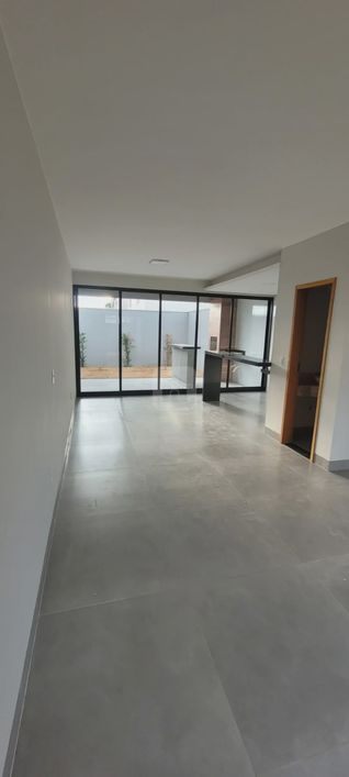 Casa para venda no bairro Novo Mundo.