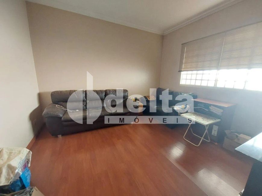 Casa Residencial disponível para venda no bairro Santa Mônica em Uberlândia-MG