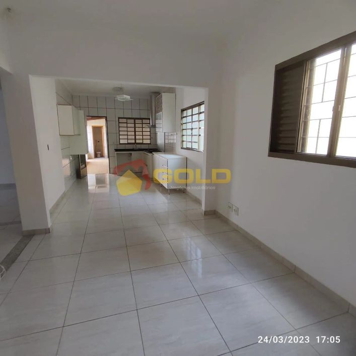 Casa para Venda em Uberlândia, Granada, 3 dormitórios, 1 suíte, 2 banheiros, 3 vagas