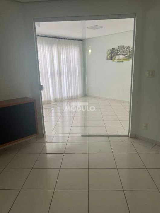 Cobertura para locação no bairro Santa Mônica com 3 quartos