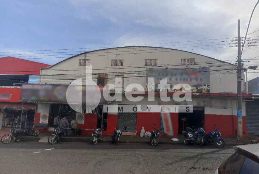 Galpão disponível para venda no bairro Martins em Uberlândia-MG