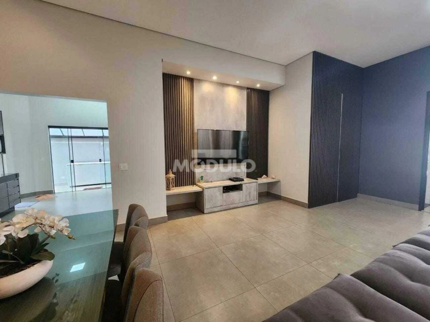 CASA DE CONDOMÍNIO à venda, 3 quartos, 3 suítes, 2 vagas, JARDIM BOTANICO - Uberlândia/MG