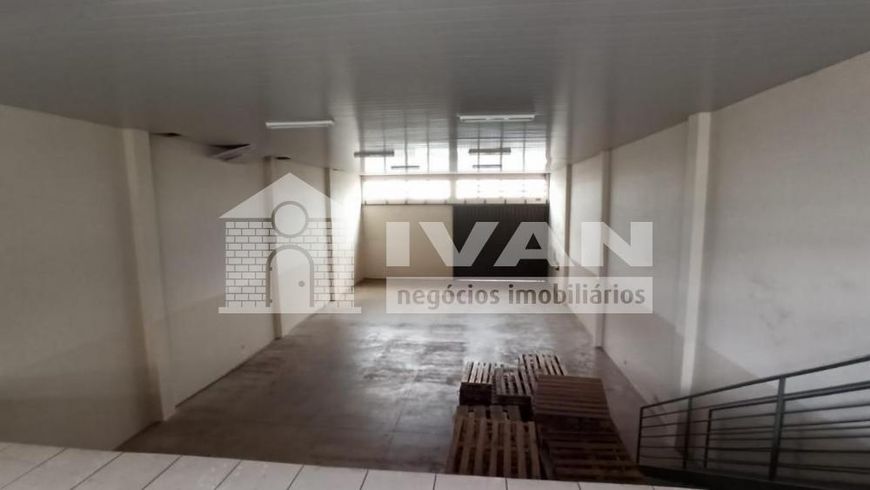 Galpão comercial para locação no bairro Custódio Pereira.