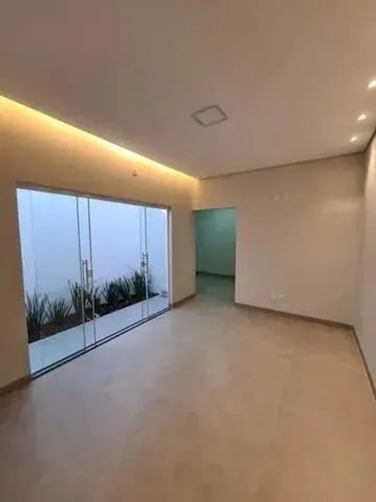 Ótima casa a venda no Jardim Botânico