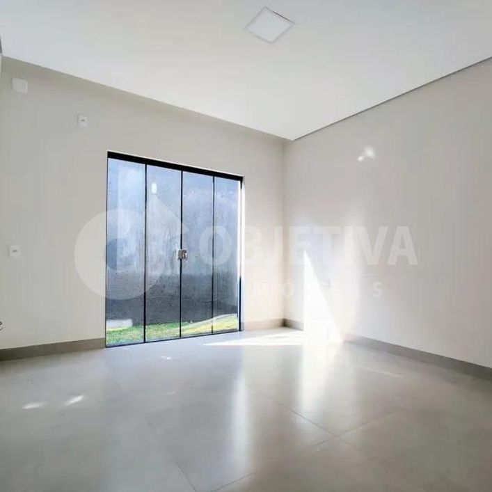 Excelente casa estilo sobrado no Bairro Minas Gerais em Uberlândia
