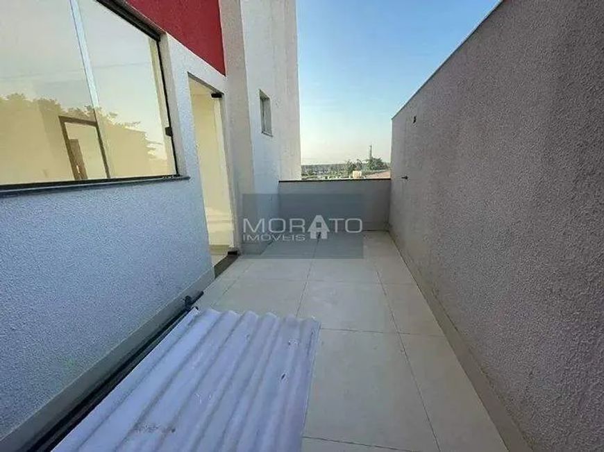 Apartamento com 02 áreas Privativas Bairro novo eldorado.