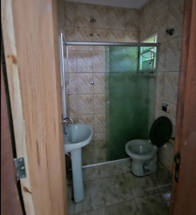 Casa com um quarto no bairro Jardim Laguna, Contagem/MG