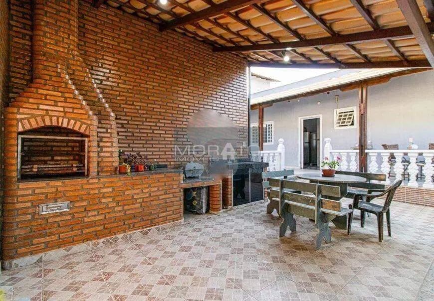 Casa 4 Quartos, 1 Suíte, 4 Vagas. Alvorada- Contagem.
