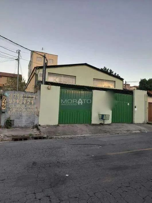 Galpão 360m² no Bairro Jardim Bandeirantes