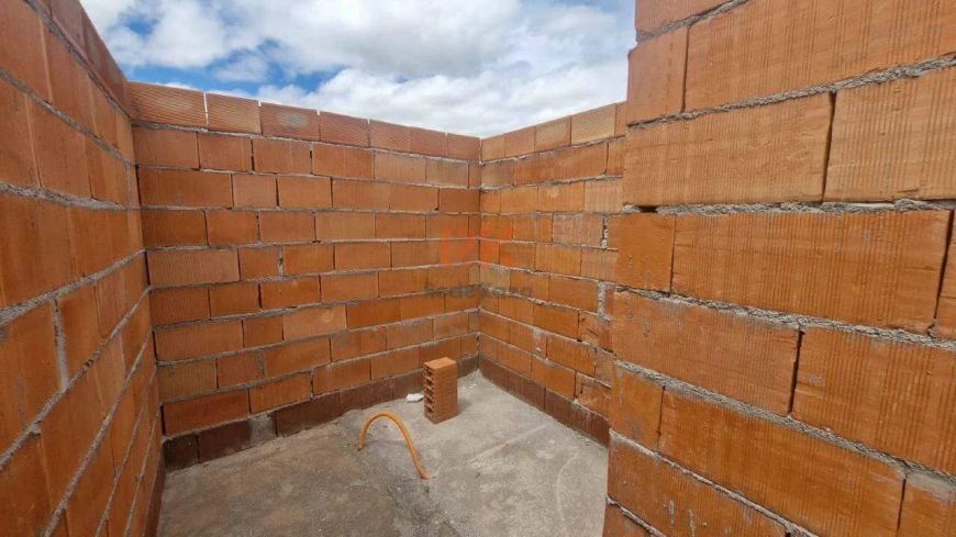Casa Duplex à venda, 2 quartos, 2 vagas, Parque XangriLá - Contagem/MG