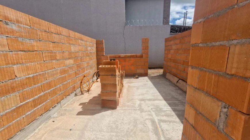Casa Duplex à venda, 2 quartos, 2 vagas, Parque XangriLá - Contagem/MG