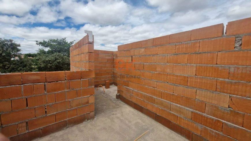 Casa Duplex à venda, 2 quartos, 2 vagas, Parque XangriLá - Contagem/MG