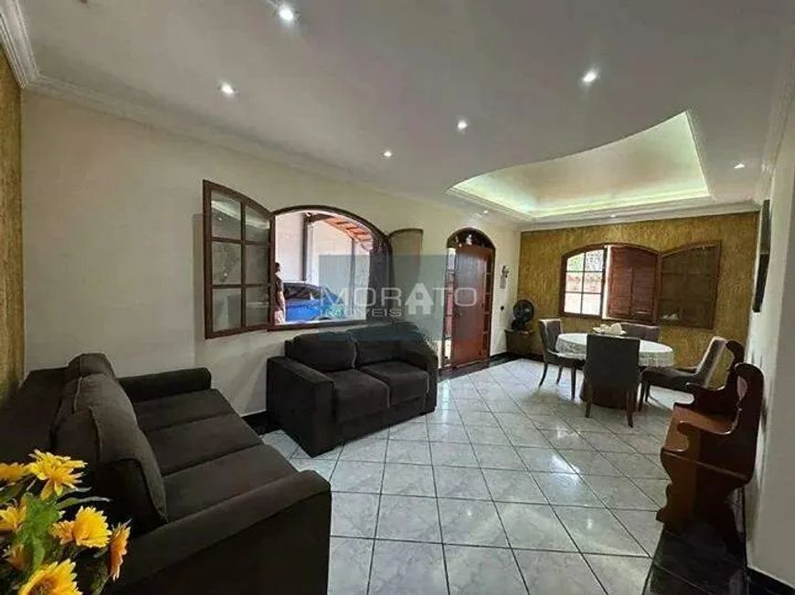 Casa à venda, 3 quartos, 1 suíte, 4 vagas, Linda Vista - Contagem/MG