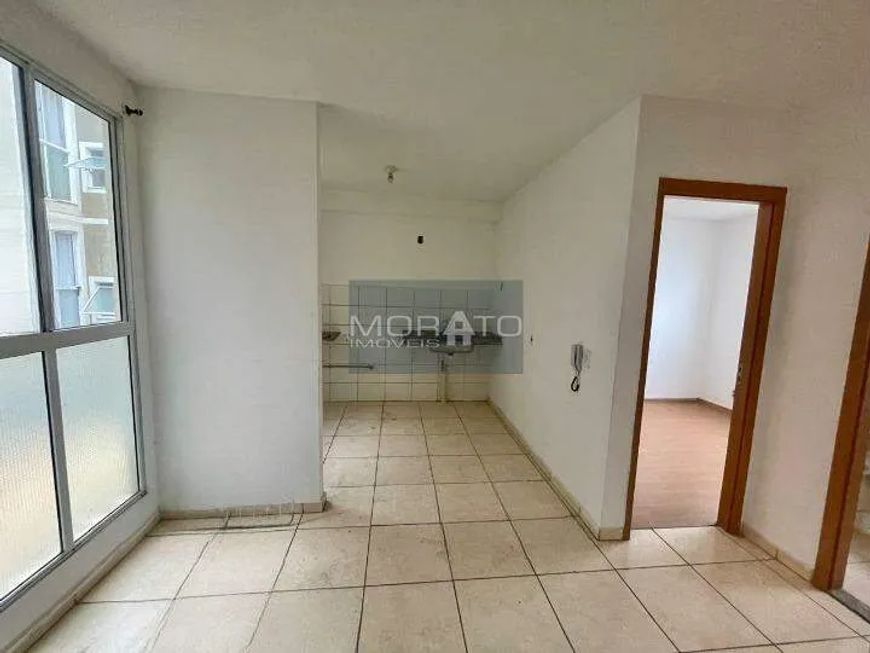 Apartamento 2 Quartos, 1 Vaga. Cabral (Chácaras Santa- Terezinha)- Contagem.