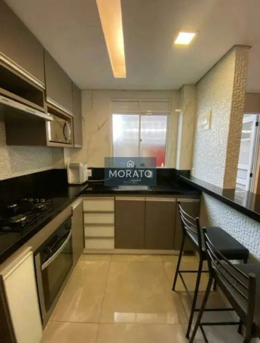Apartamento com área privativa em Contagem.