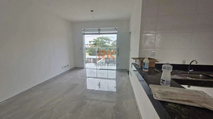 Casa geminada à venda, 3 quartos, 1 suíte, 2 vagas, Parque XangriLá - Contagem/MG