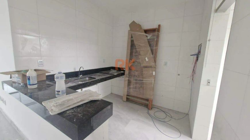 Casa geminada à venda, 3 quartos, 1 suíte, 2 vagas, Parque XangriLá - Contagem/MG