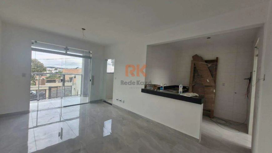 Casa geminada à venda, 3 quartos, 1 suíte, 2 vagas, Parque XangriLá - Contagem/MG