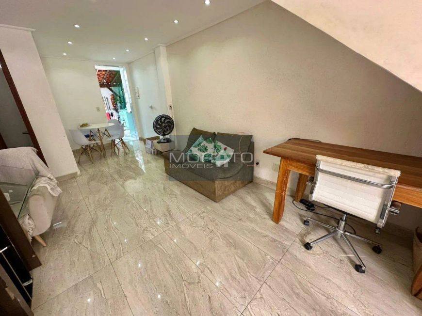 Casa em Condomínio 2 quartos e 2 banheiros no xangrila contagem