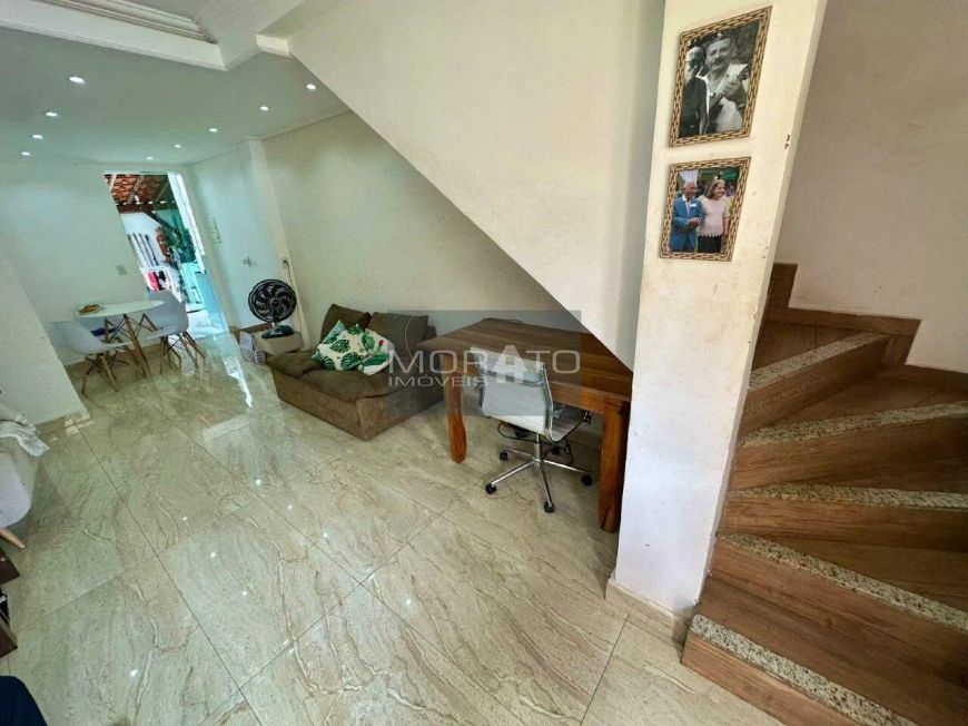 Casa em Condomínio 2 quartos e 2 banheiros no xangrila contagem
