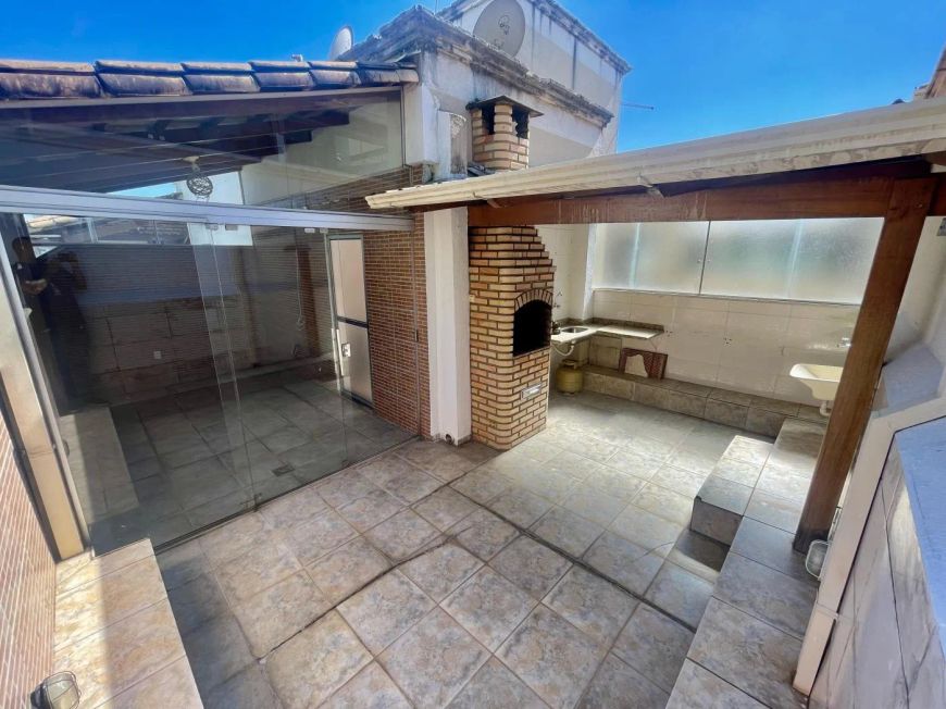 Imóvel para aluguel possui 115 metros quadrados com 2 quartos em Cabral - Contagem - MG