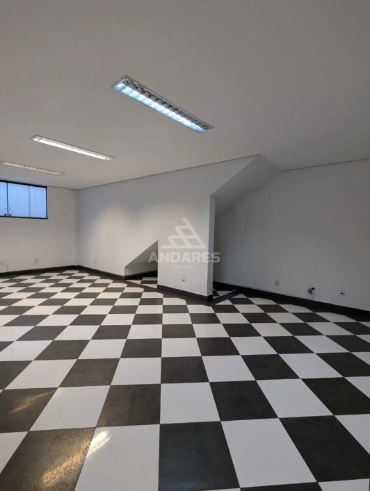 Sala ampla e arejada