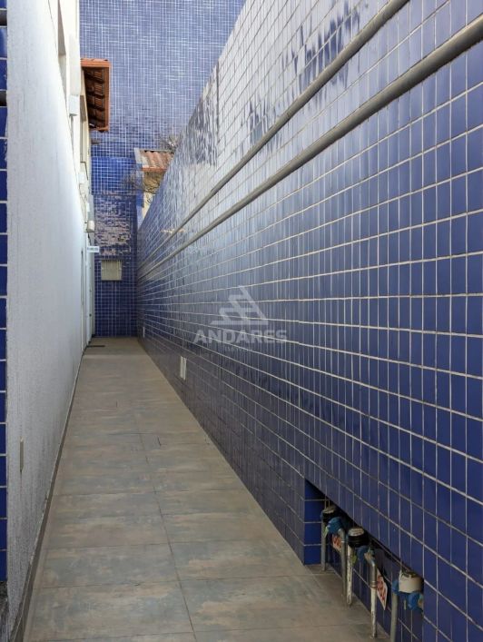 Sala ampla e arejada