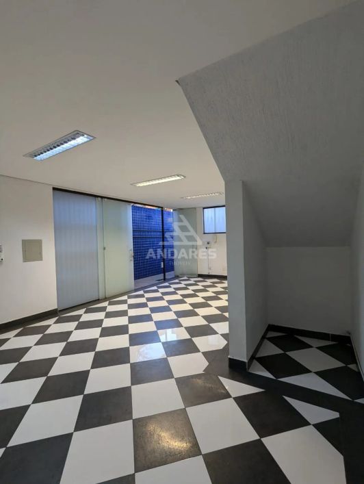 Sala ampla e arejada