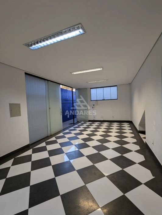 Sala ampla e arejada