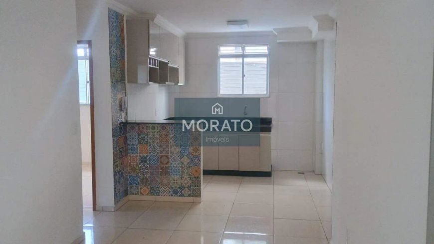 Área Privativa 2 Quartos, 1 Banheiro no Bairro Xangri-lá