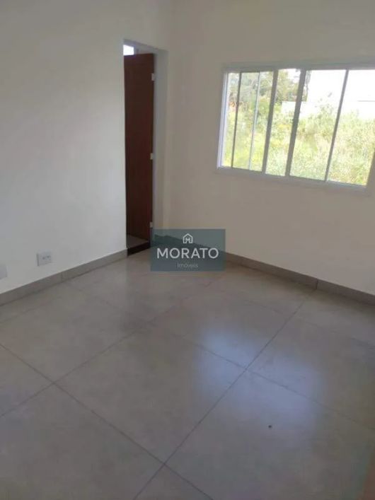 Apartamento de 02 quartos com suíte e varanda em excelente localização no Bairro Xangri-lá