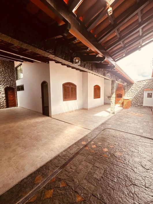 Casa Individual, Monte Castelo, Contagem.