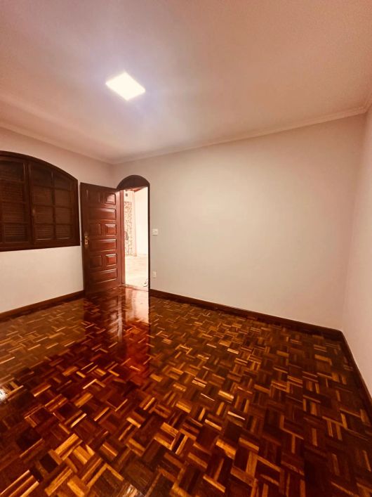 Casa Individual, Monte Castelo, Contagem.