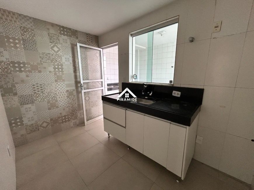 Apartamento com área prrivativa ENORME no Cabral
