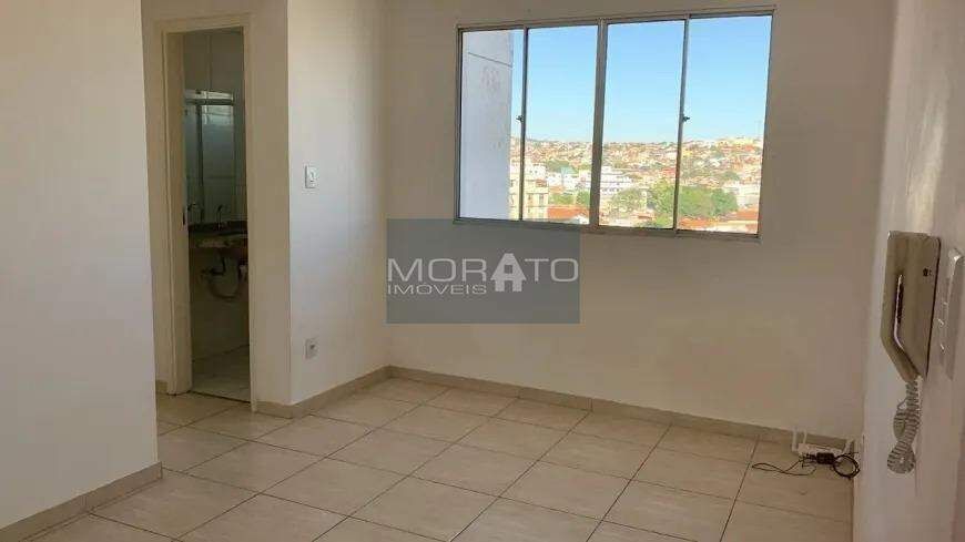 Excelente apartamento de 02 quartos em torre única com elevador no São Joaquim