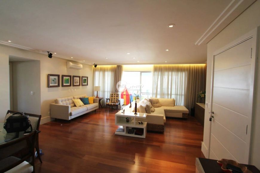 Apartamento com 167m² de área útil- 3 dormitórios- 3 suítes- varanda- 3 vagas- Vila Congonhas