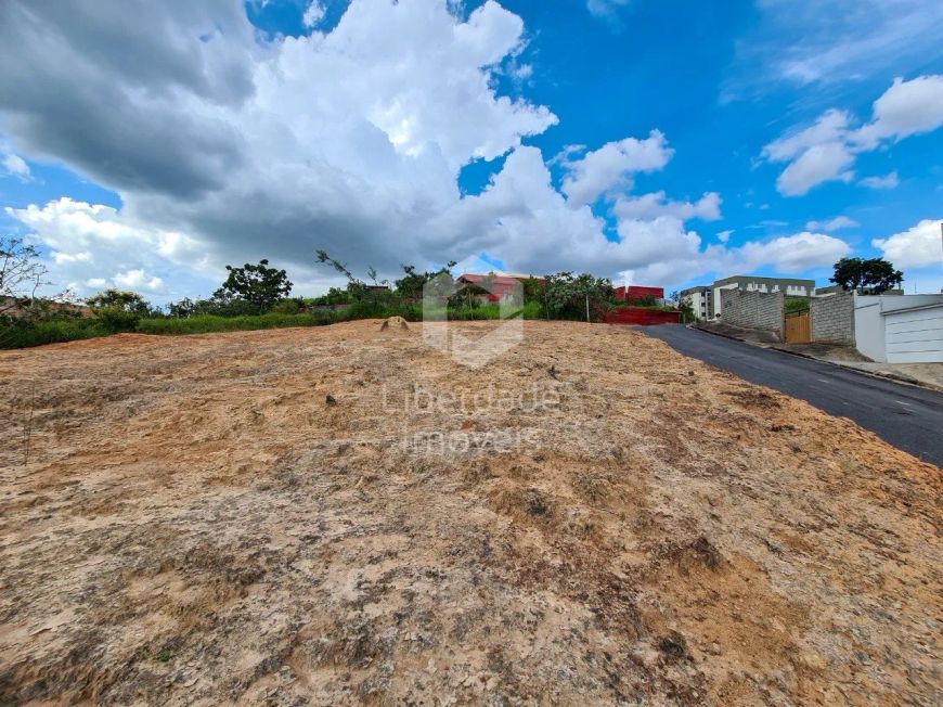 Lote à venda no bairro Arvoredo II, Contagem/MG.