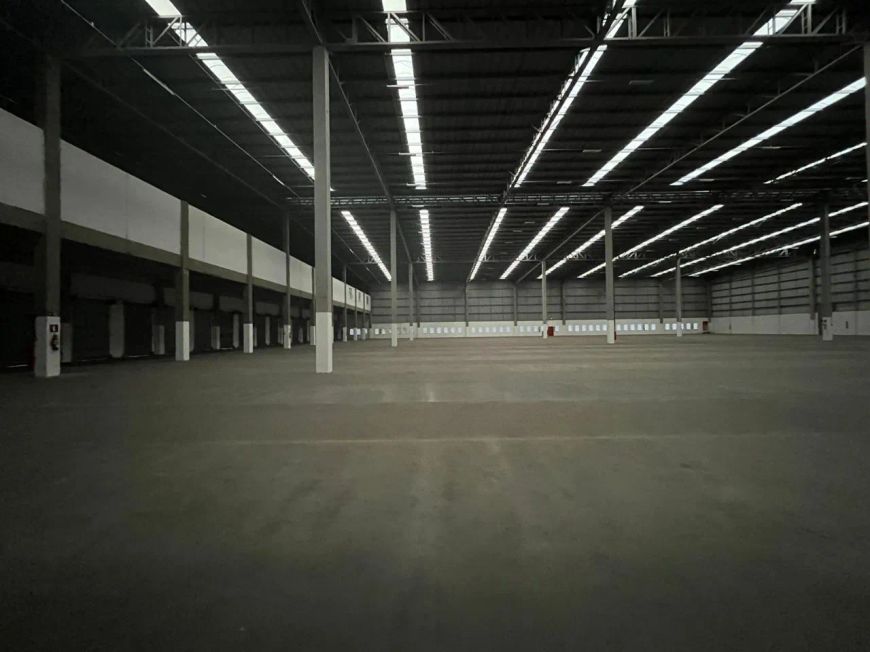 GALPÃO INDUSTRIAL COM 10.500M²