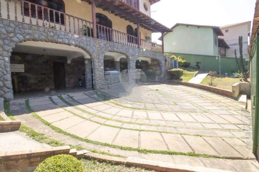 Casa à venda, 5 quartos, 1 suíte, 8 vagas, Santa Cruz Industrial - Contagem/MG