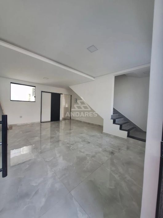 Casa geminada com 3 Quartos à Venda.