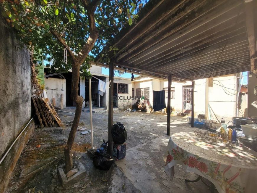 Lote de 360 m², com casa de 03 quartos e barracão no Bairro Santa Cruz Contagem!!!