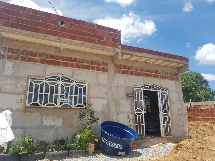 Casa para Venda em Brasília, Riacho Fundo I, 2 dormitórios, 1 suíte, 2 banheiros, 2 vagas
