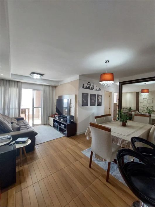 Apartamento com 3 quartos à venda em Além Ponte - SP