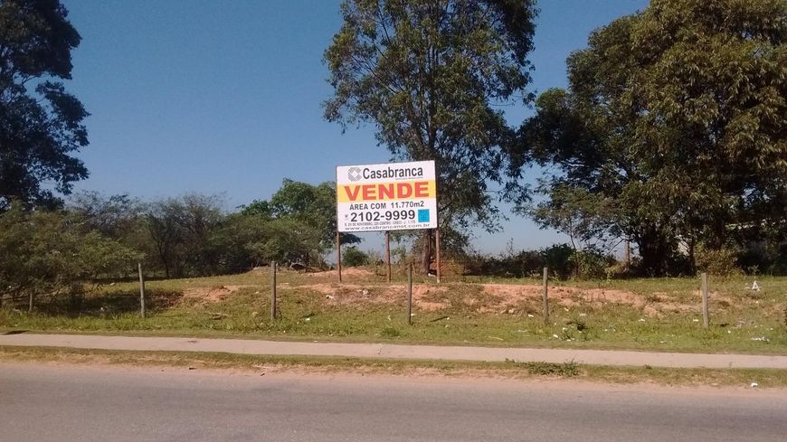Excelente área Residencial e/ou Industrial com 11.770 m². Plana Localização privilegiada.
