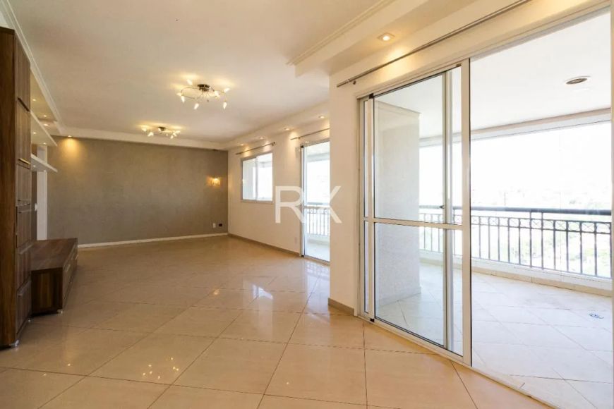 Venda de Apartamento Espaçoso na Vila Romana