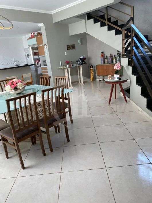 Casa à Venda no Condomínio Costa Marina 595m²